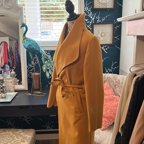 Gorgeous mustard yellow, light weight jacket!! In Size M - Picture 8 of 16